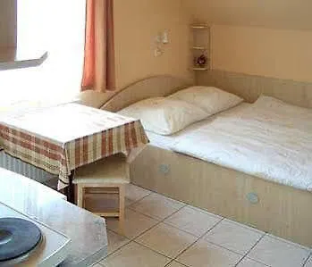 Irini Panzio Hotel Budapest 2*,